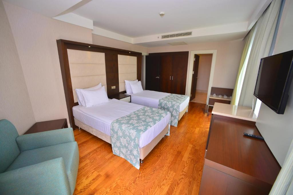 Ramada Plaza By Windham Antalya 5*