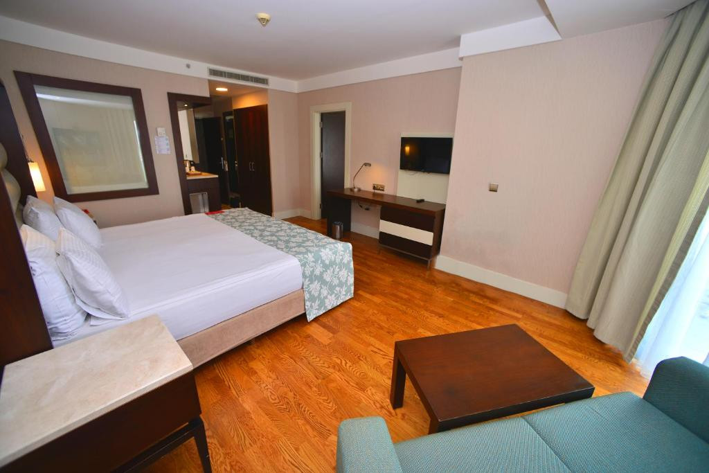 Ramada Plaza By Windham Antalya 5*