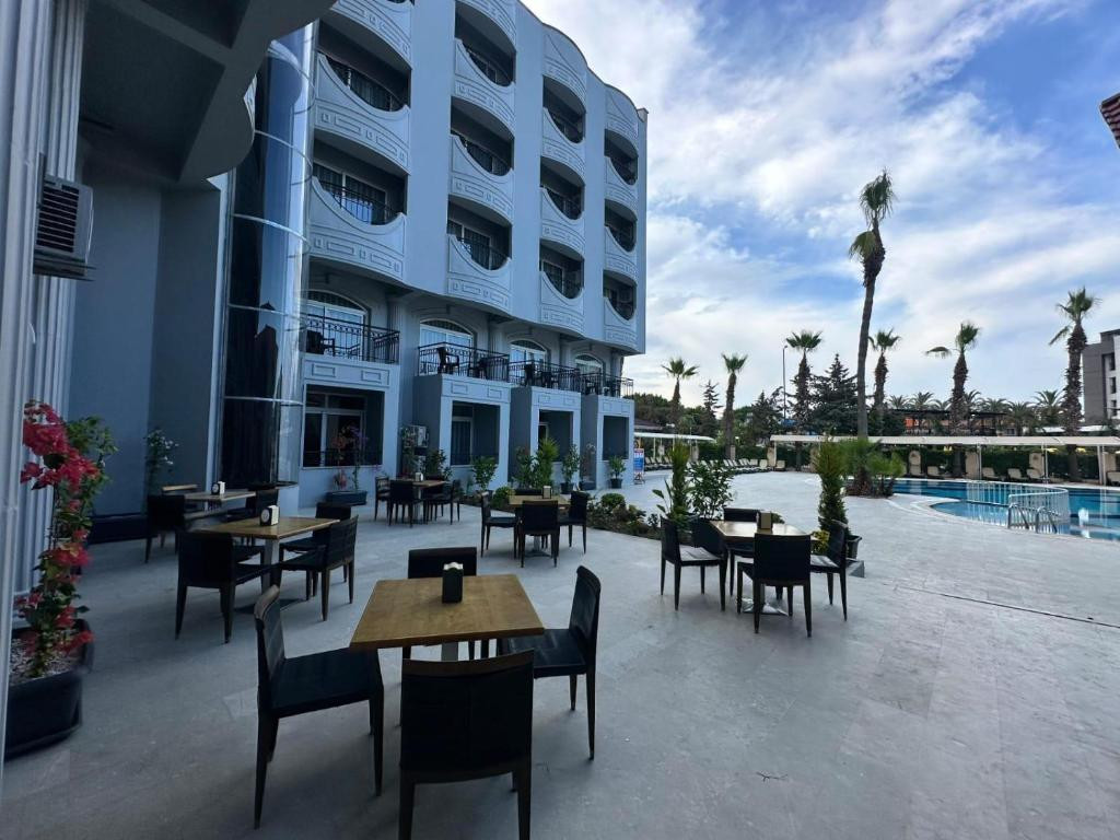 Camyuva Luna (Ex. Larissa Inn) 4*