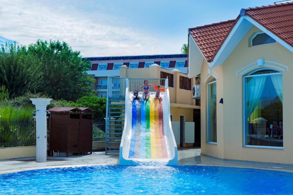 Camyuva Luna (Ex. Larissa Inn) 4*