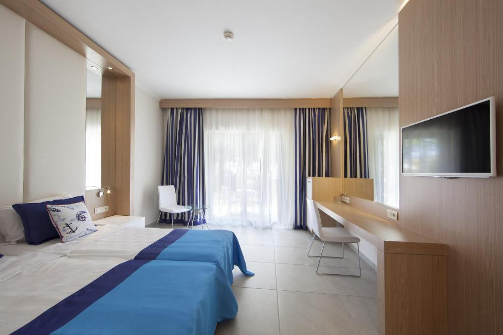 Aqi Pegasos World 4*