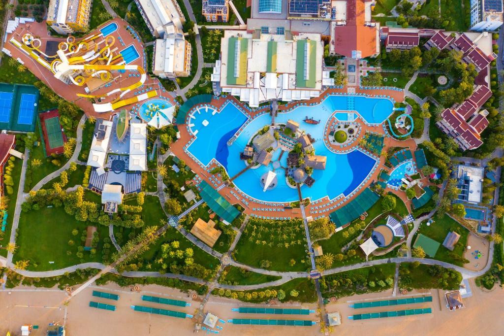 Aqi Pegasos World 4*