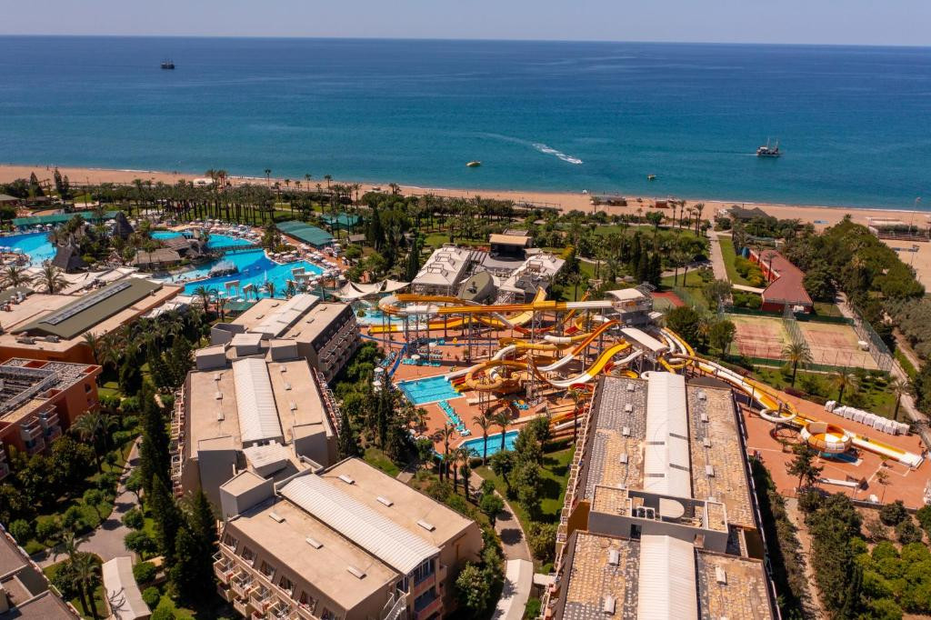 Aqi Pegasos World 4*
