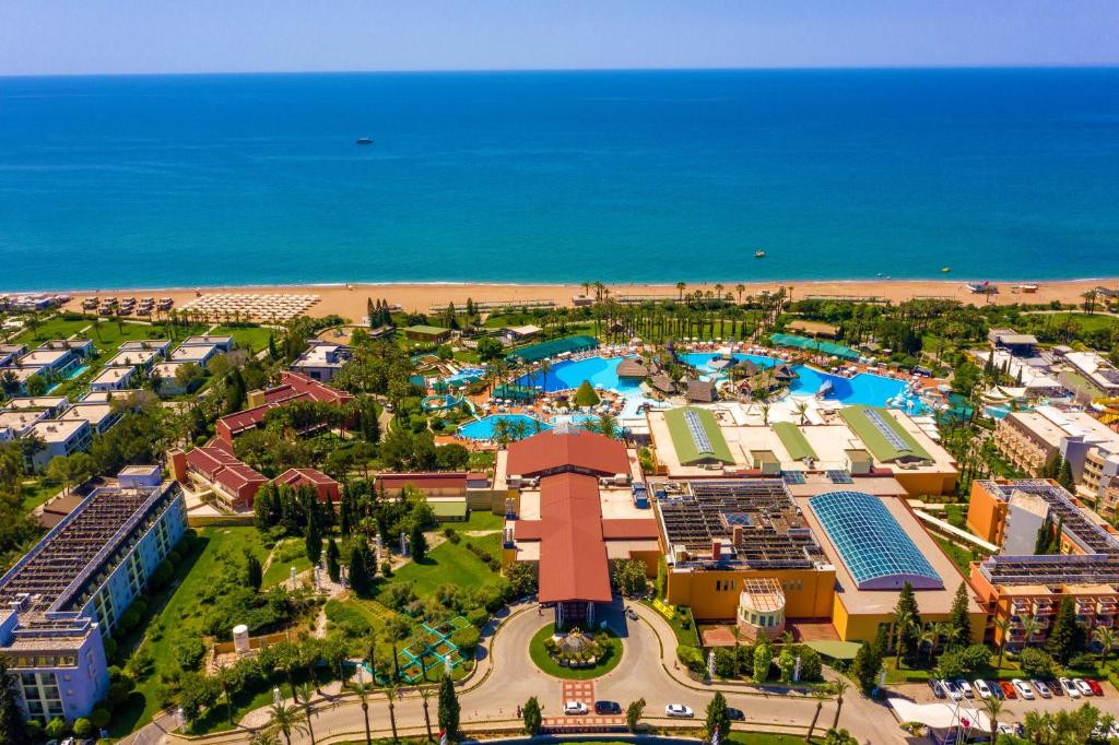 Aqi Pegasos World 4*
