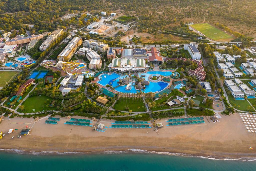 Aqi Pegasos World 4*