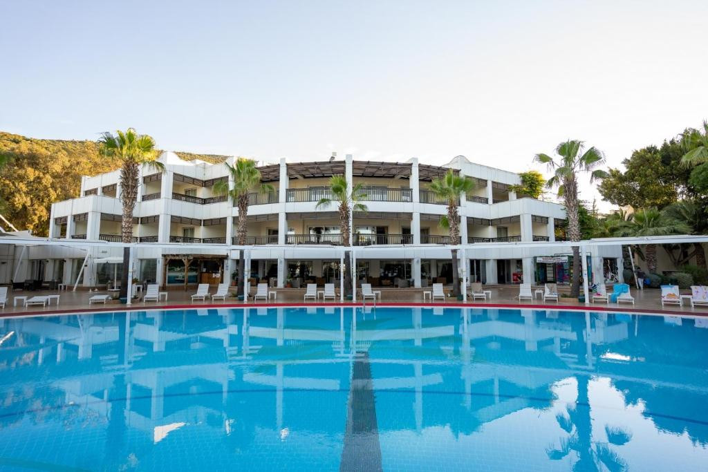 Zeniya Latanya Park Resort 4*
