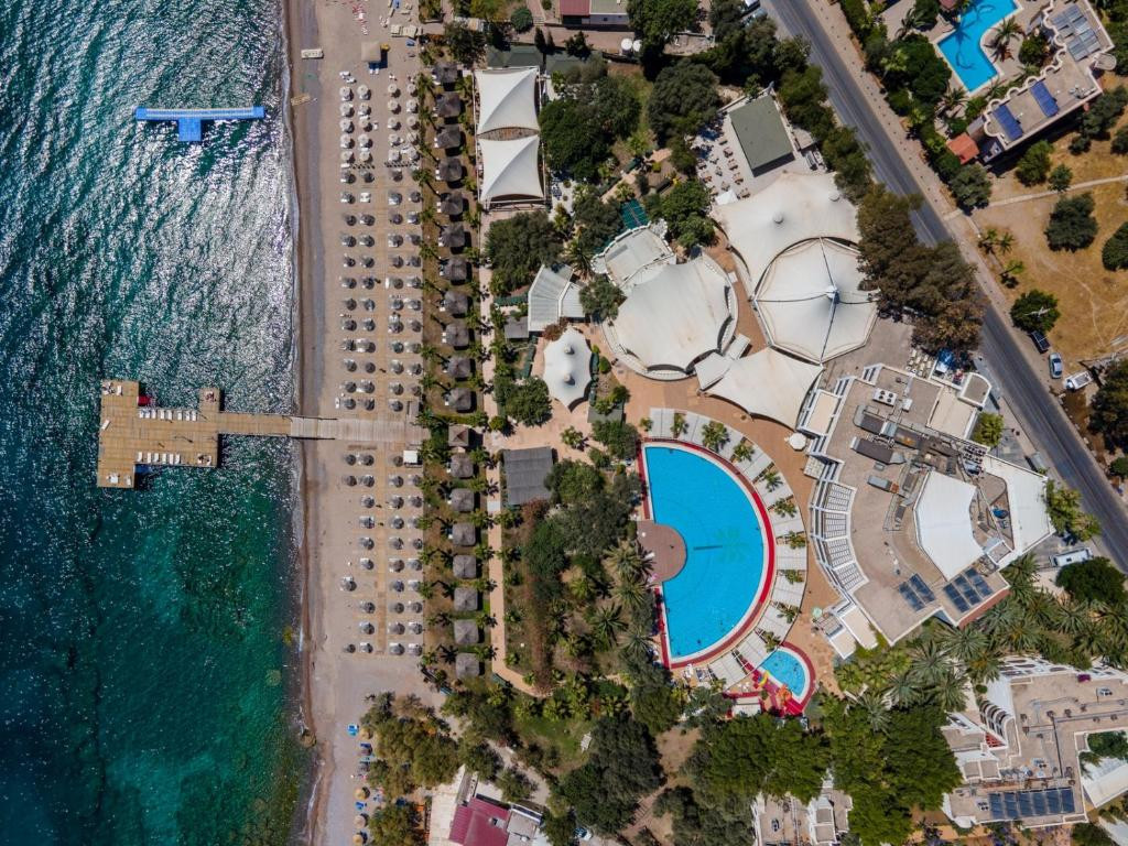 Zeniya Latanya Park Resort 4*