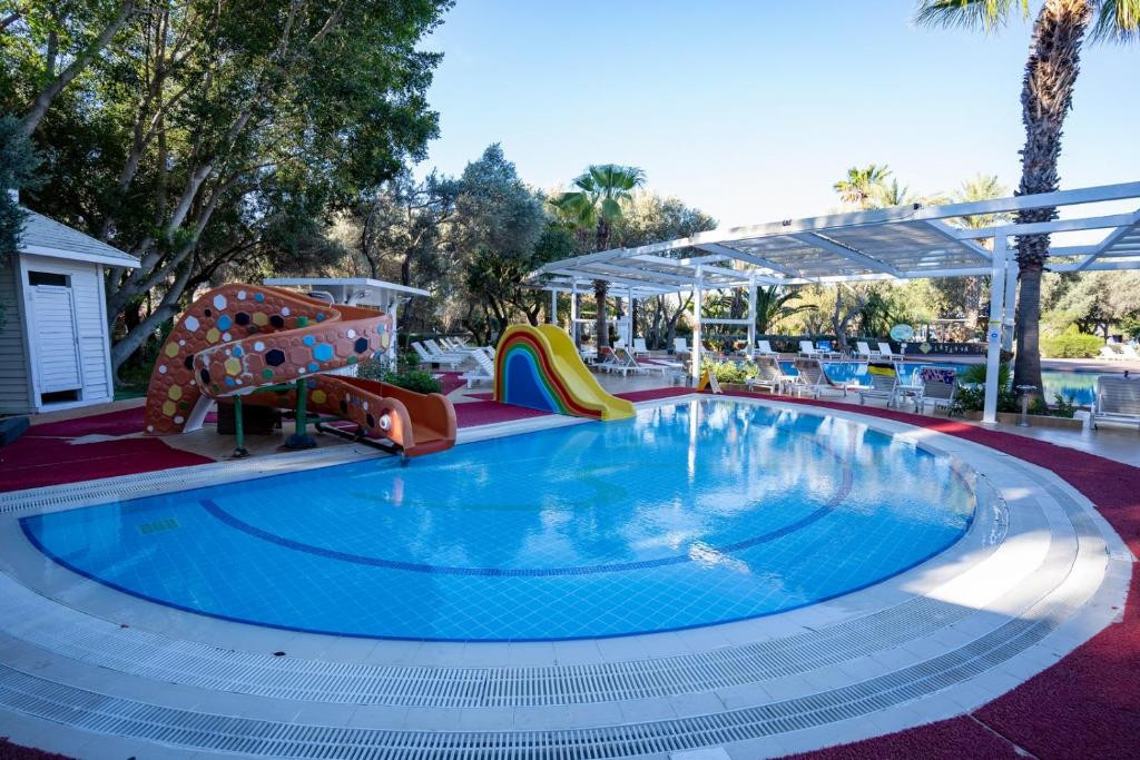 Zeniya Latanya Park Resort 4*