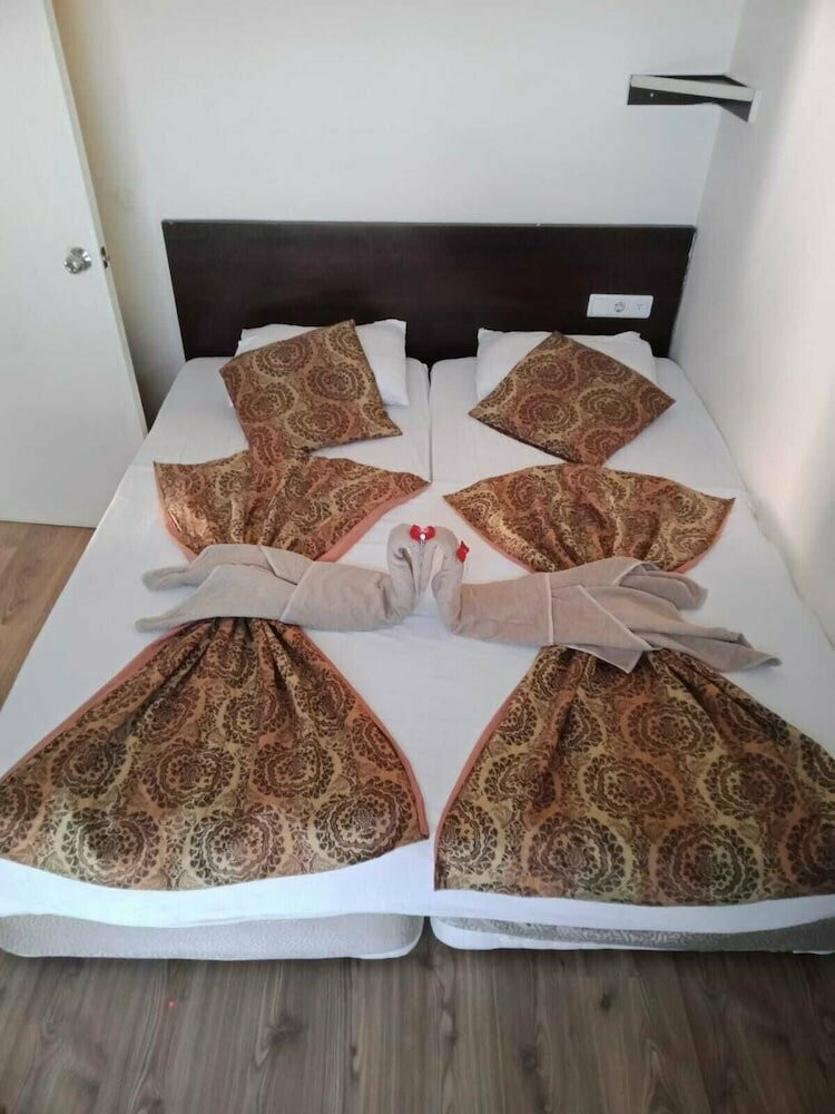 Romeo Beach Hotel 3*