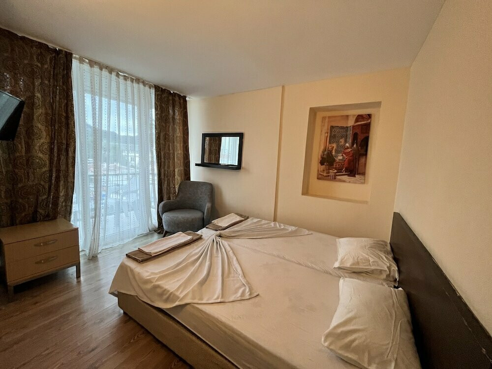 Romeo Beach Hotel 3*