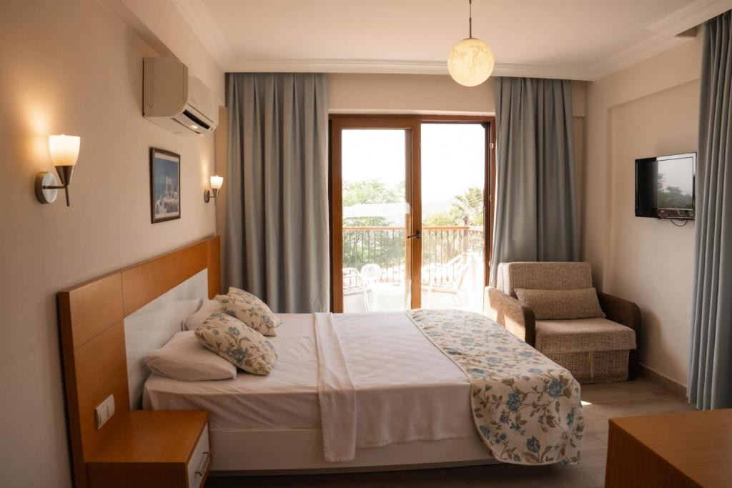 Perdikia Hill Family Resort 4*
