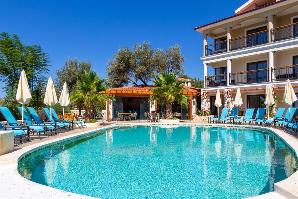 Perdikia Hill Family Resort 4*