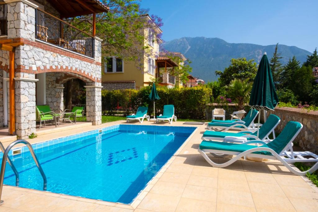 Perdikia Hill Family Resort 4*