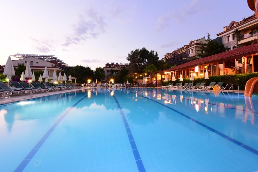 Perdikia Hill Family Resort 4*
