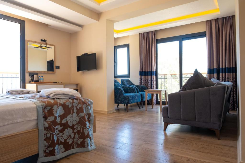 Perdikia Hill Family Resort 4*