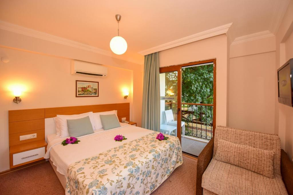 Perdikia Hill Family Resort 4*