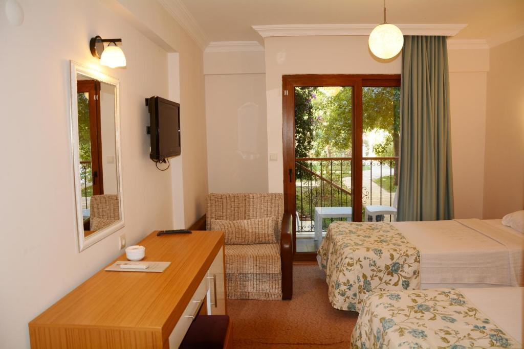 Perdikia Hill Family Resort 4*