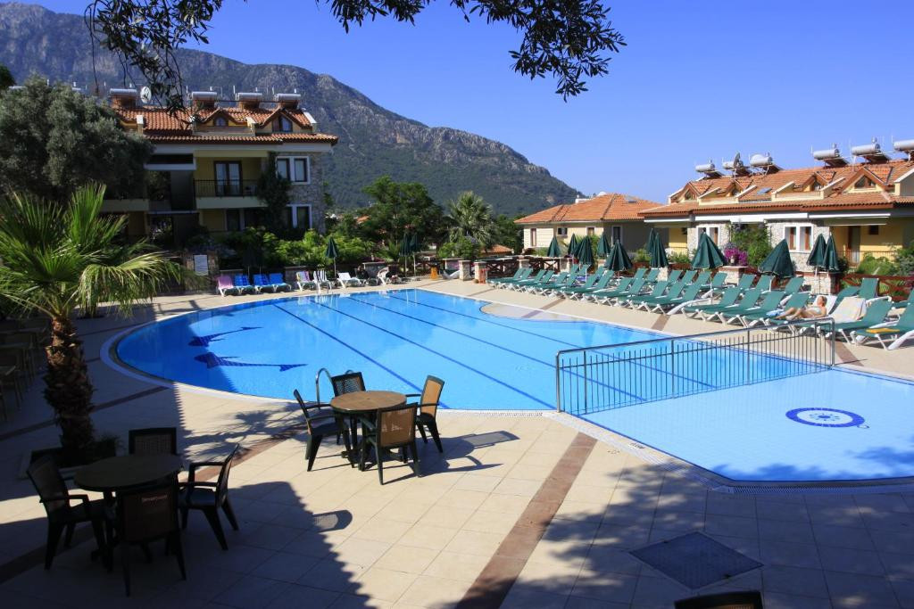 Perdikia Hill Family Resort 4*