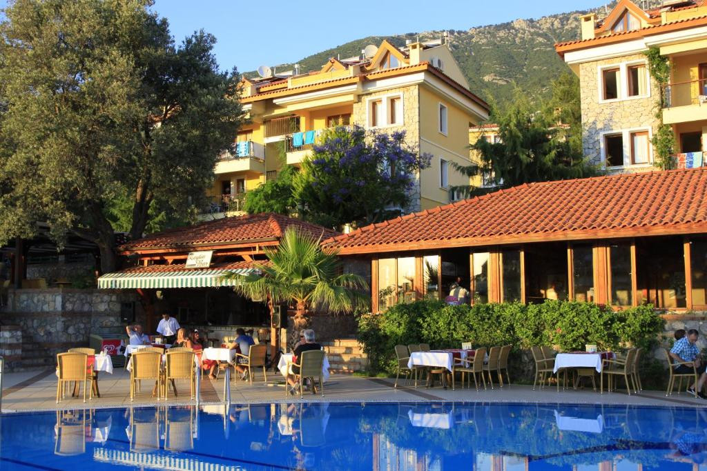 Perdikia Hill Family Resort 4*