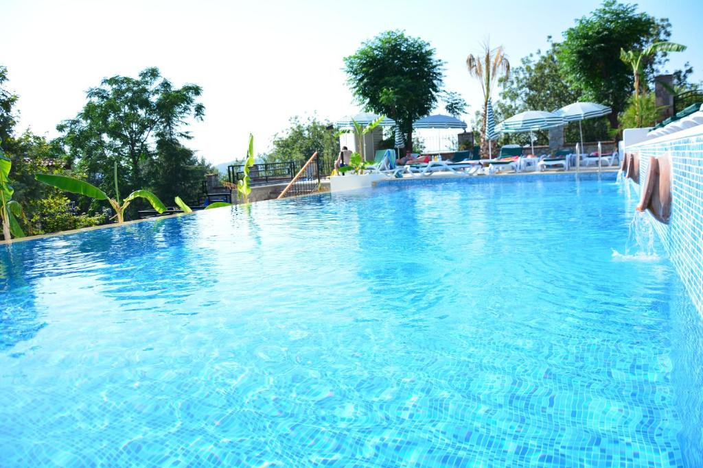 Perdikia Hill Family Resort 4*