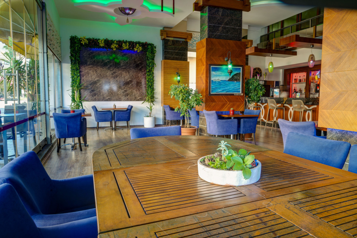 Parador Beach Hotel 4*