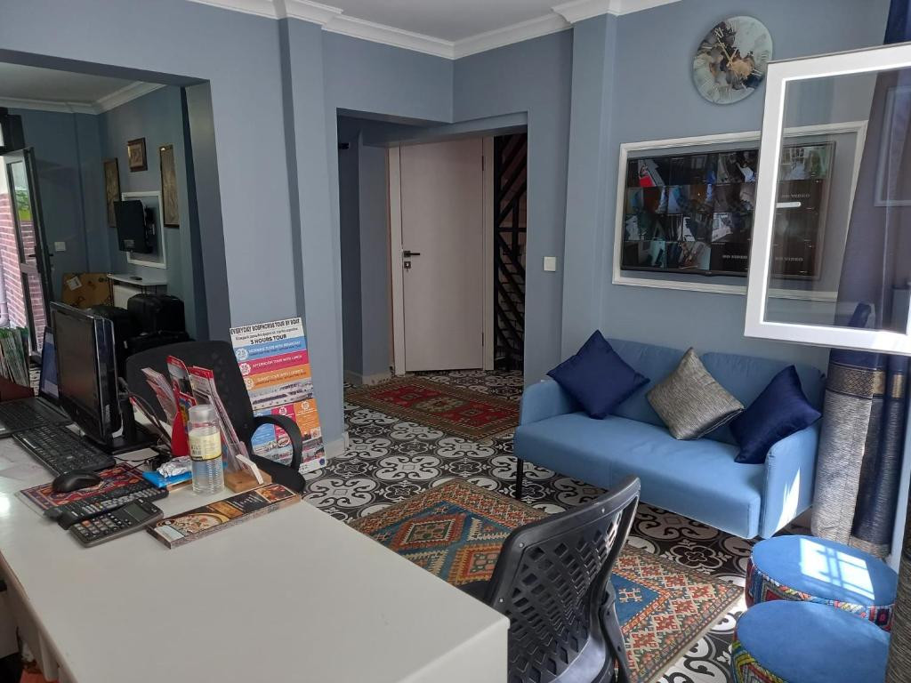 Emirhan Inn Apt 3*