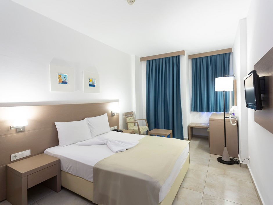 Sea Side Beach Club 3*