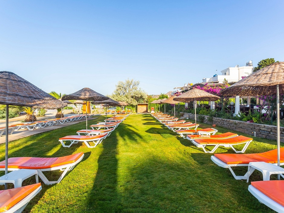 Sea Side Beach Club 3*