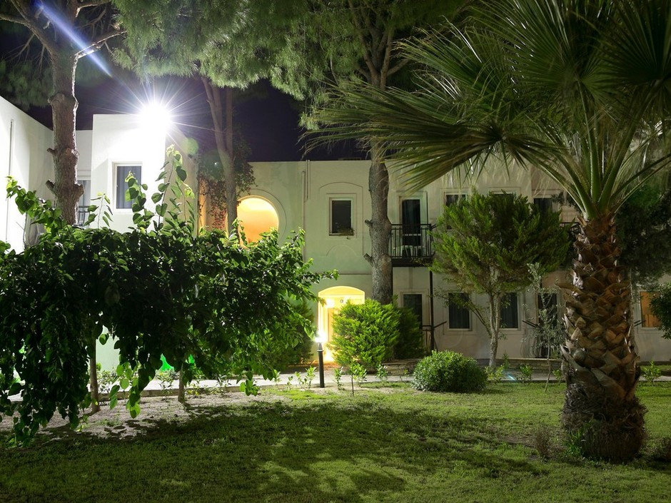 Sea Side Beach Club 3*