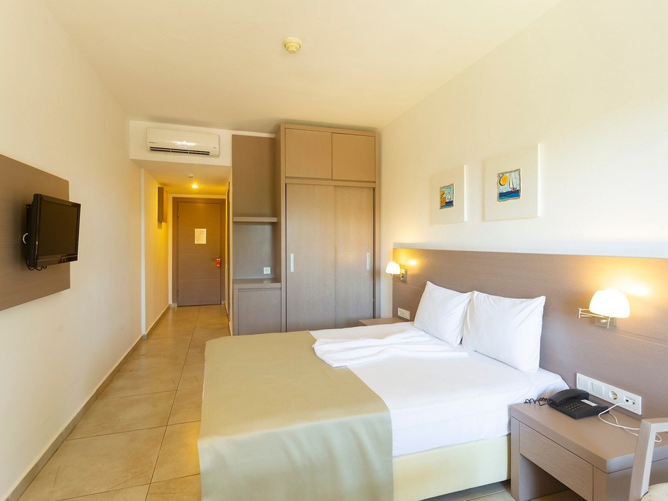 Sea Side Beach Club 3*