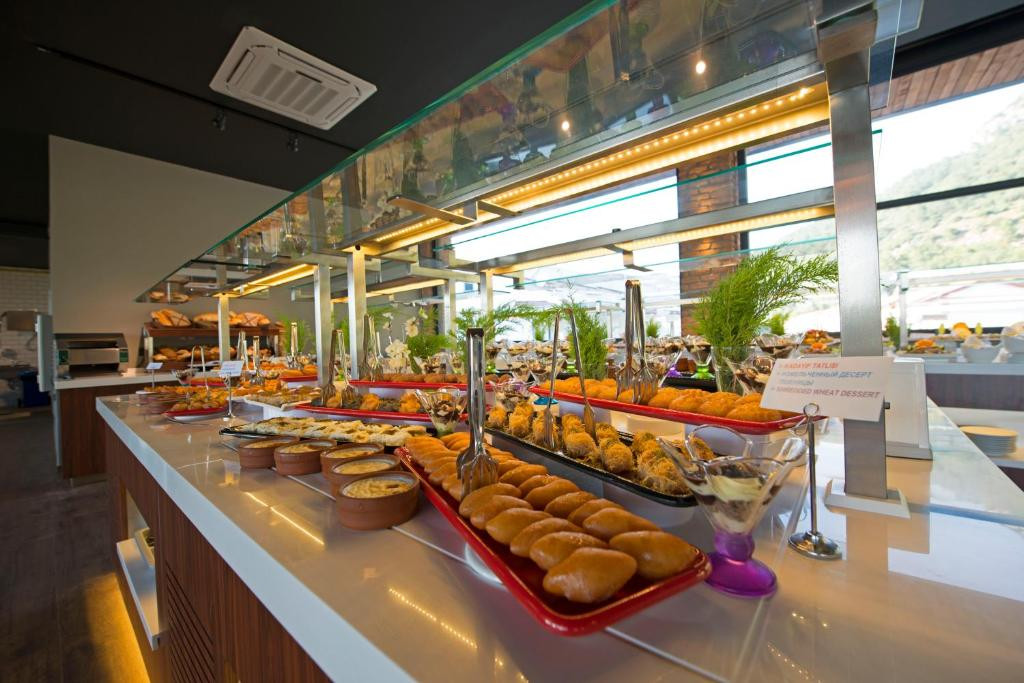 Belcekum Beach Hotel 4*