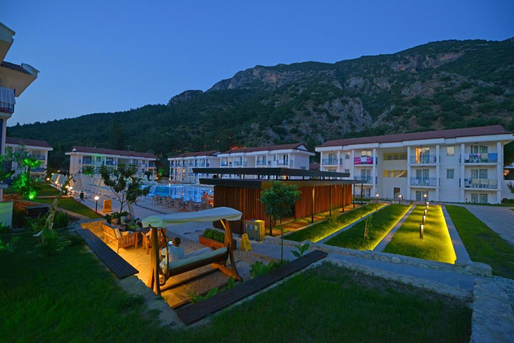 Belcekum Beach Hotel 4*