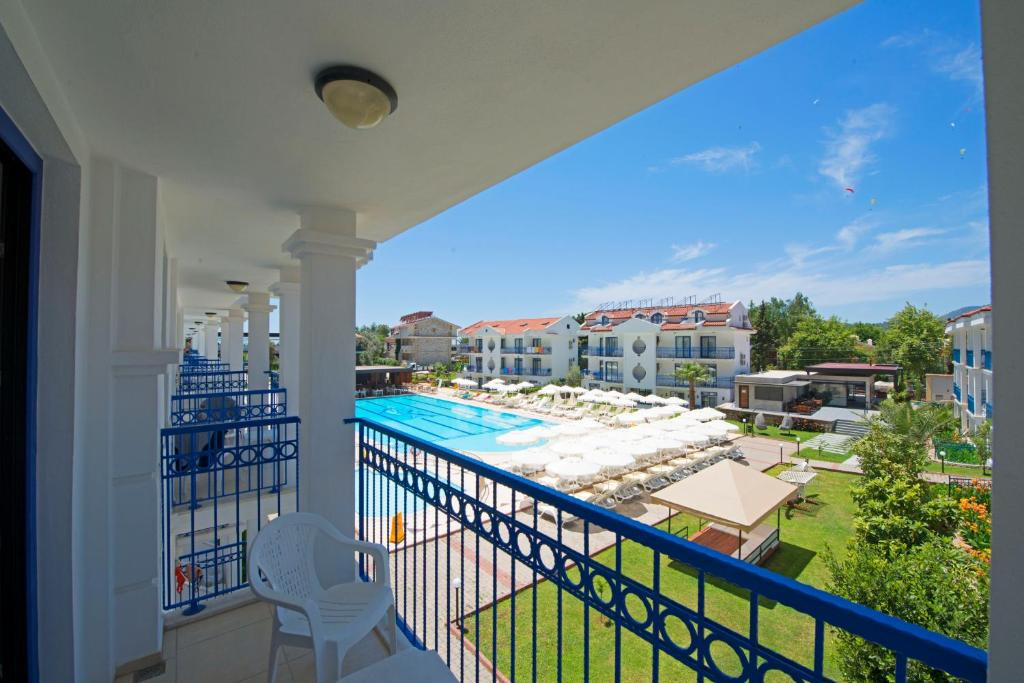 Belcekum Beach Hotel 4*