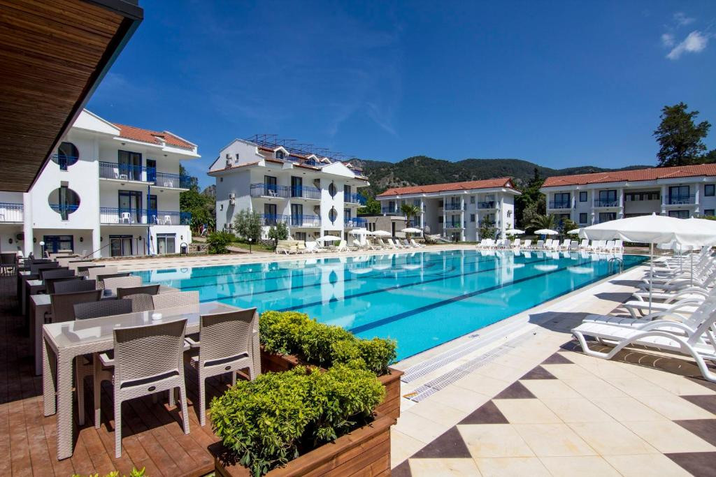 Belcekum Beach Hotel 4*