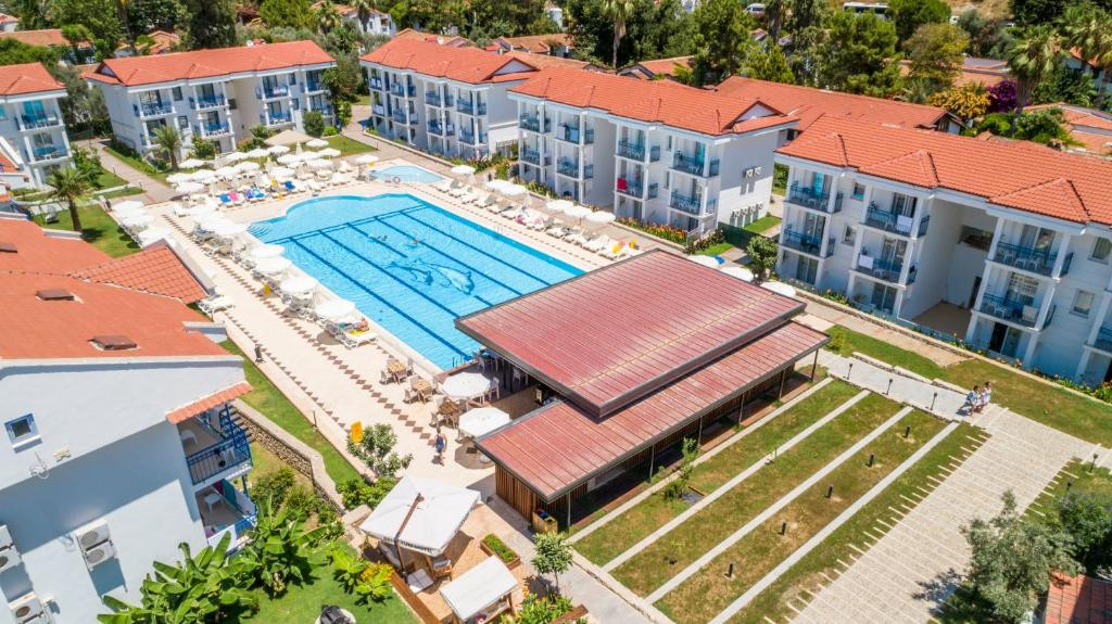 Belcekum Beach Hotel 4*