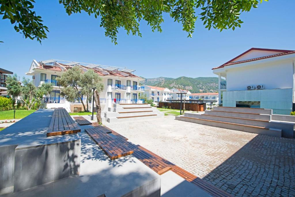 Belcekum Beach Hotel 4*