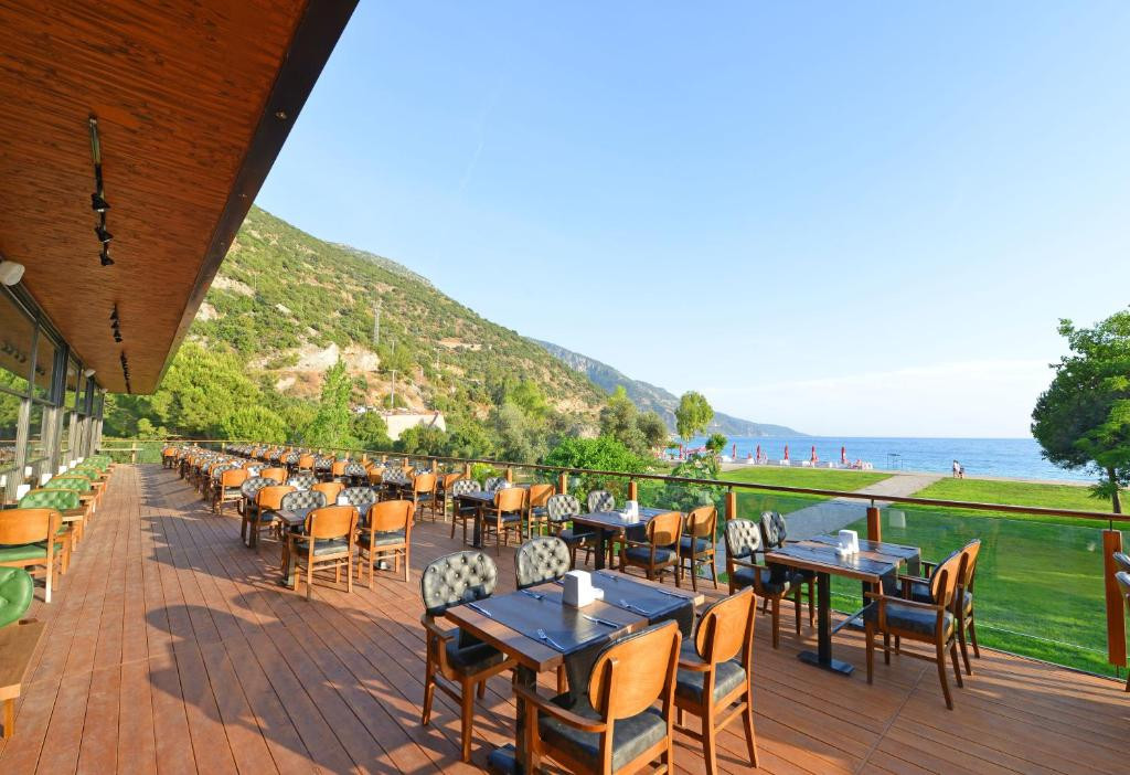 Belcekum Beach Hotel 4*