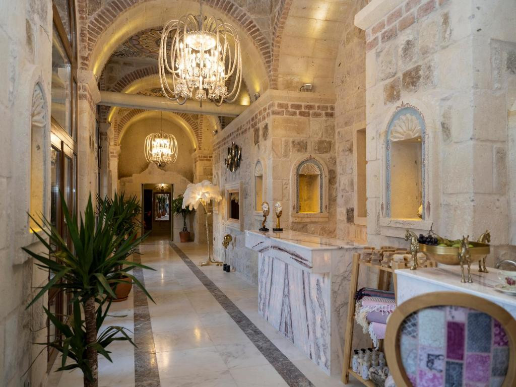 Elika Cave Suites 5*