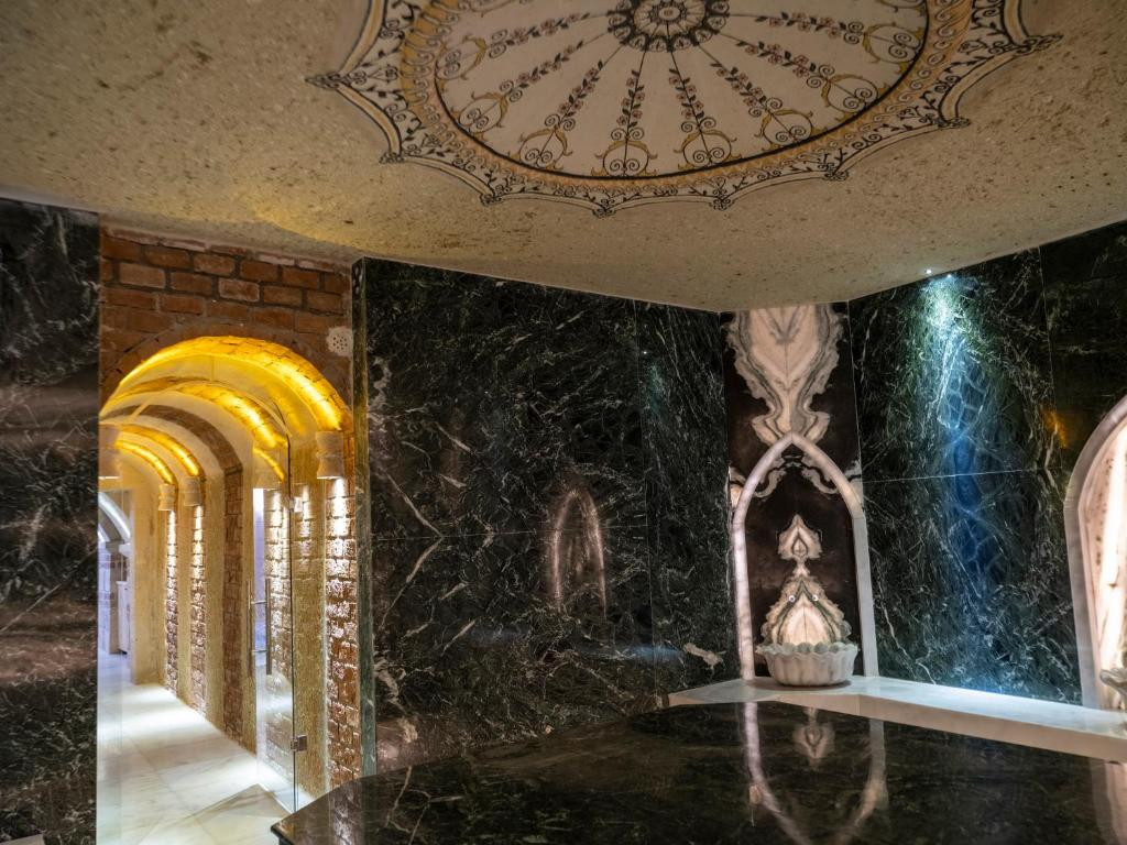 Elika Cave Suites 5*