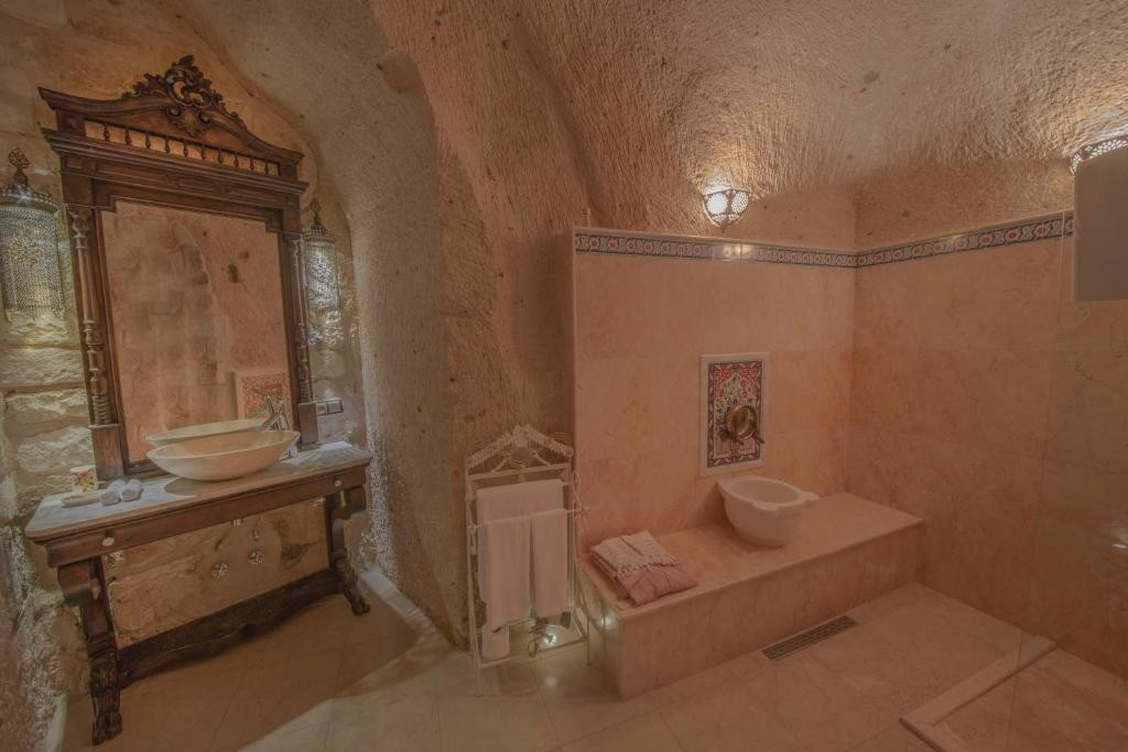 Elika Cave Suites 5*