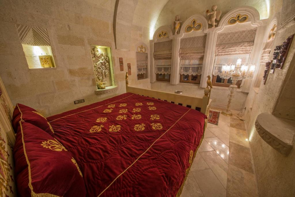 Elika Cave Suites 5*
