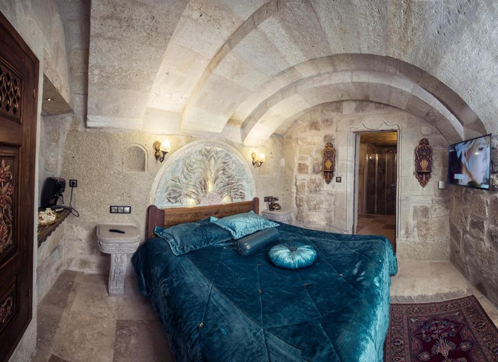 Elika Cave Suites 5*