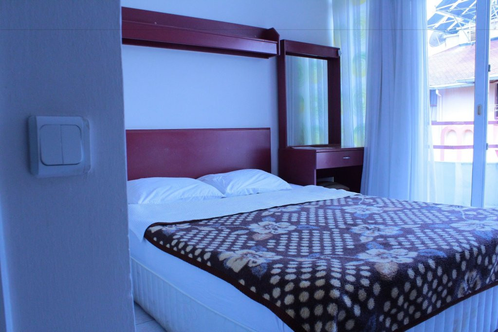 Mola Hotel 3*