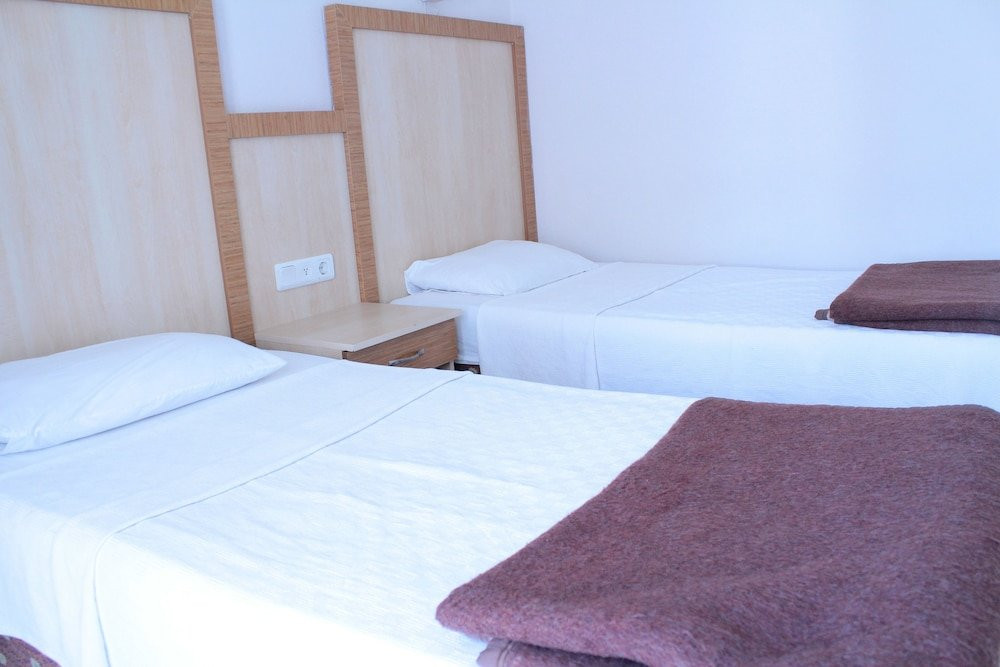 Mola Hotel 3*
