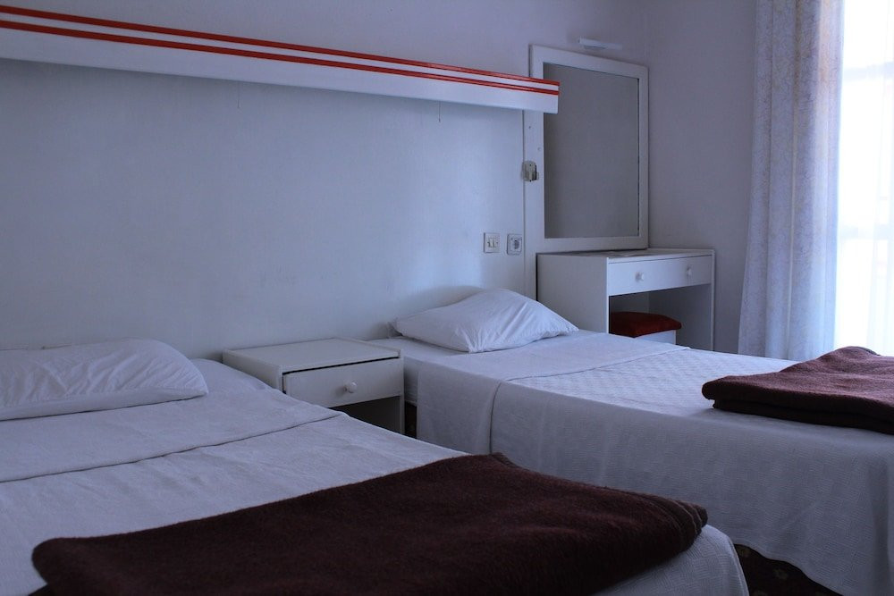 Mola Hotel 3*