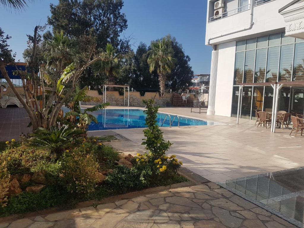 Acropol Beach 3*