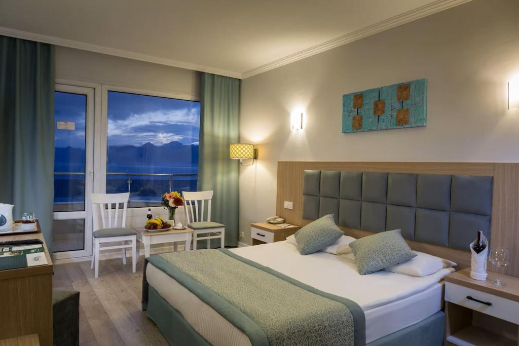 Adonis Hotel Antalya 4*