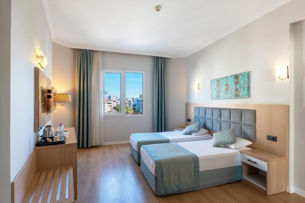 Adonis Hotel Antalya 4*