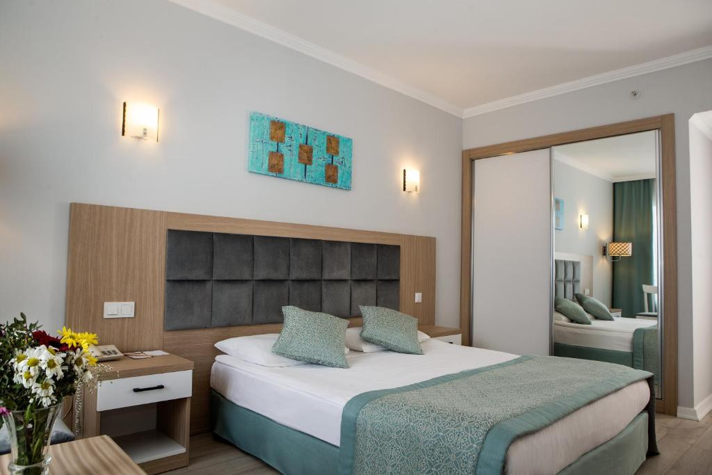 Adonis Hotel Antalya 4*