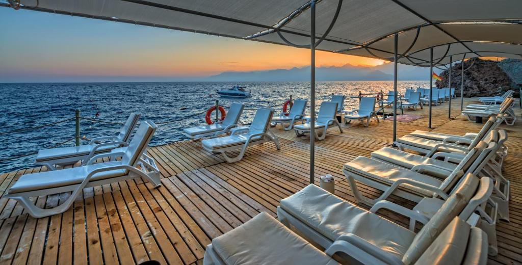 Adonis Hotel Antalya 4*